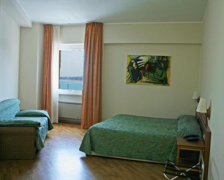 Hotel Scogliera نومانا الغرفة الصورة